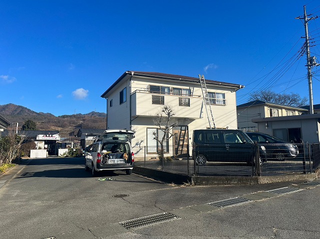 甲州市でチョーキングが出てしまい目地が切れてしまっている戸建ての塗装工事を行いました！